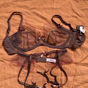 Agent Provocateur Lorna Bra 34E and Garter Suspender Belt (SM)